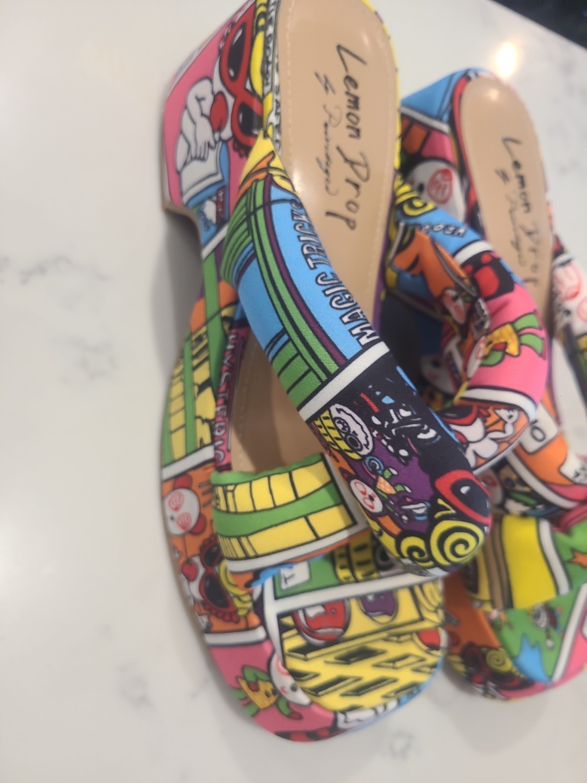 Lemon Drop By Privileged Platform Wedge Sandals 8.5 Pop Art Comic Print