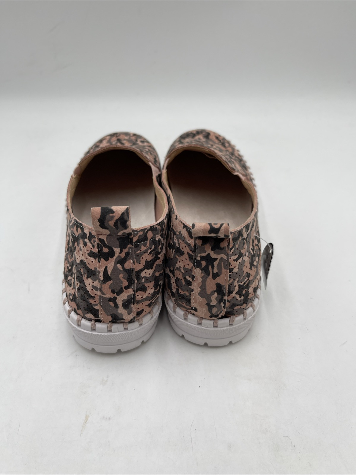 NWOB Good Choice Women’s Aroma Platform Slip On Sneakers Pink Size 40