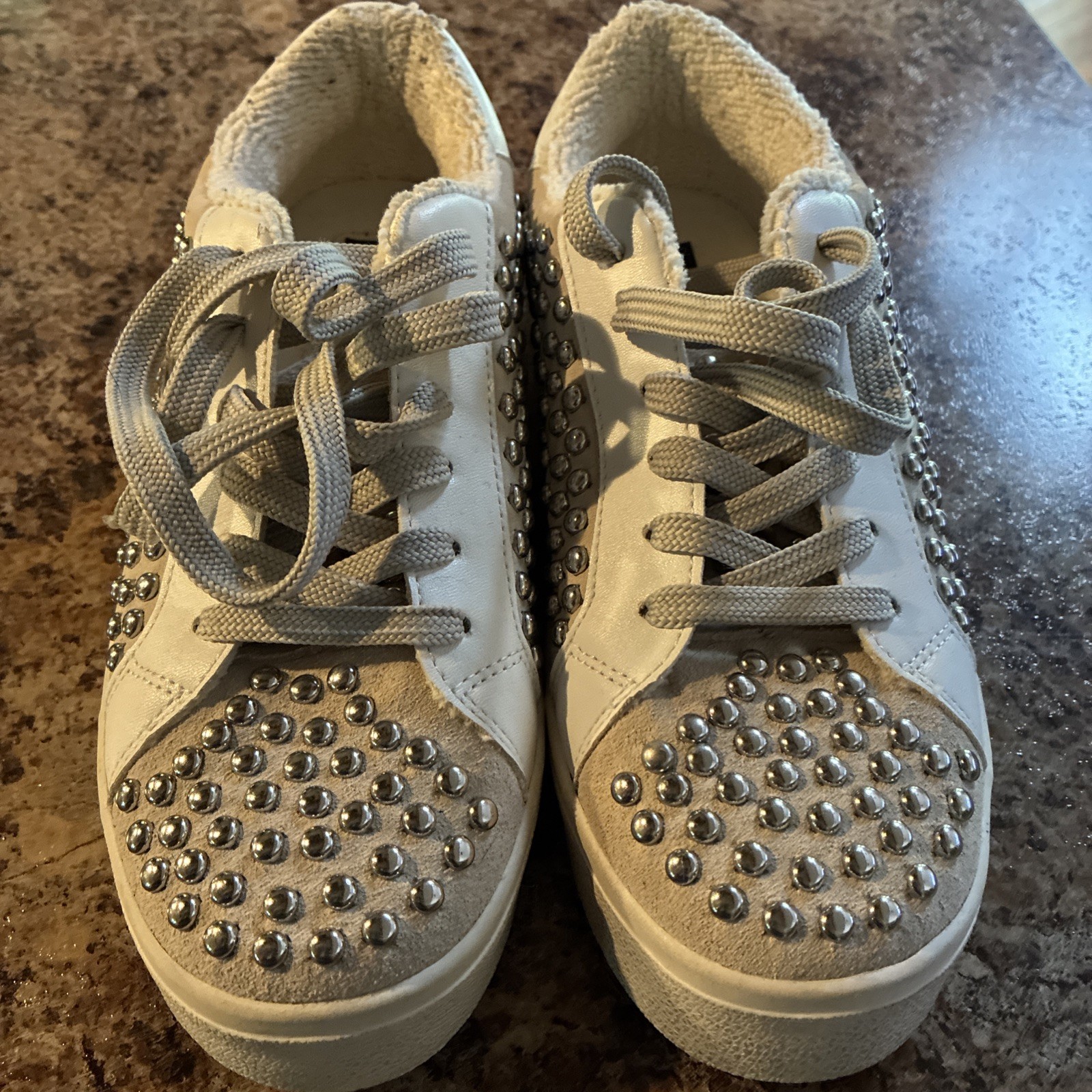 NEW NIB AQUA TESS SUEDE STUDDED FASHION SNEAKERS sz 7.5, fits like a 7
