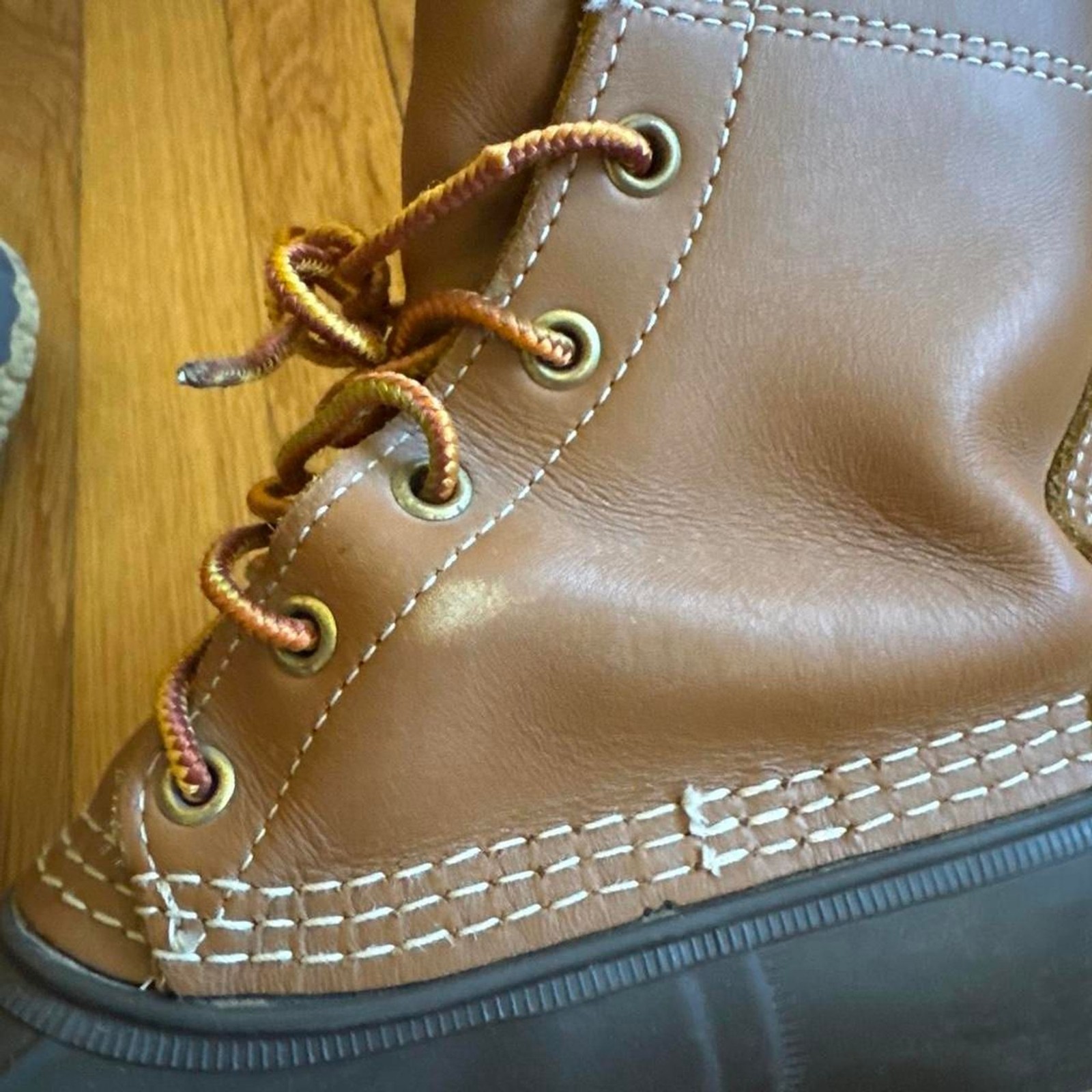 L.L. Bean Women’s Classic Brown 8″ Duck Boots Size 8 / Mens 6