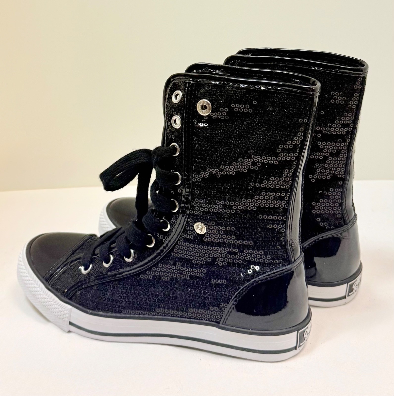Gotta® Flurt Women’s size 8 Black Sneakers Sequin Hi-Top Funky Glam NIB