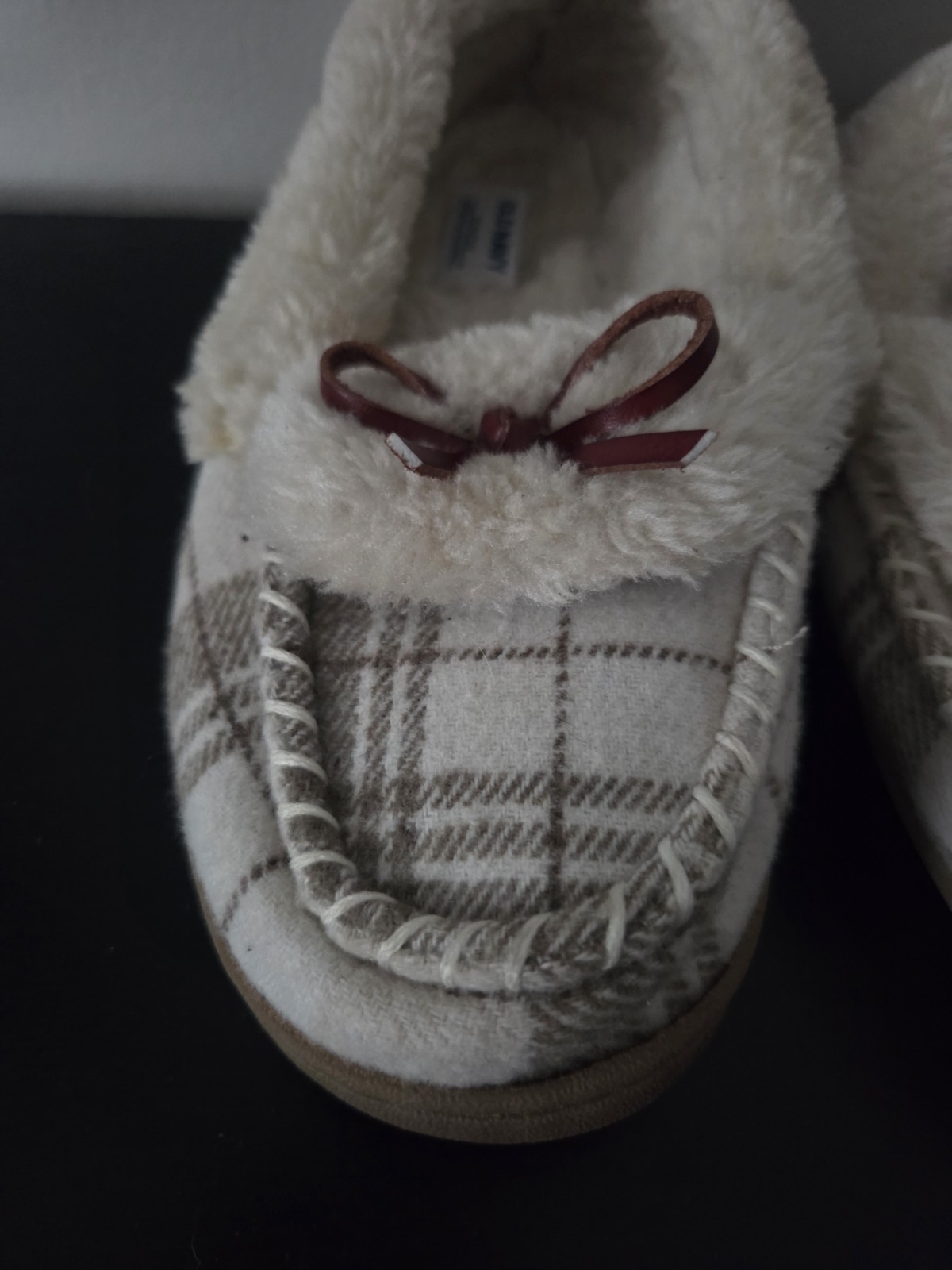 Faux-Fur Trim Moccasin Slippers Old Navy Size 7 Bow Detail Tan Plaid