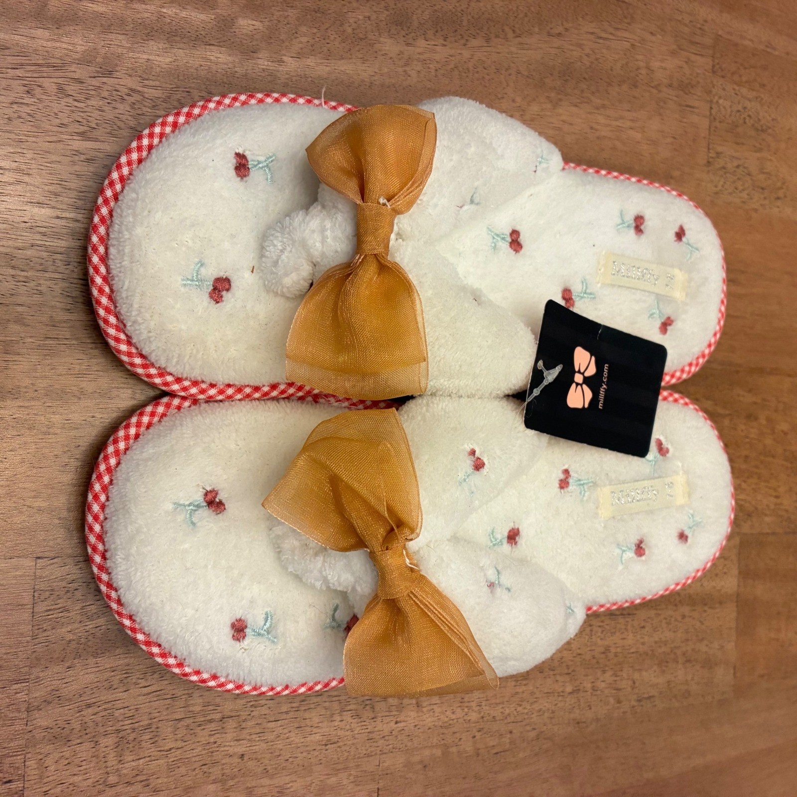 Millffy Cherry Blossom White Embroidered Bow Thong Slippers Women Size 7/8 NWT