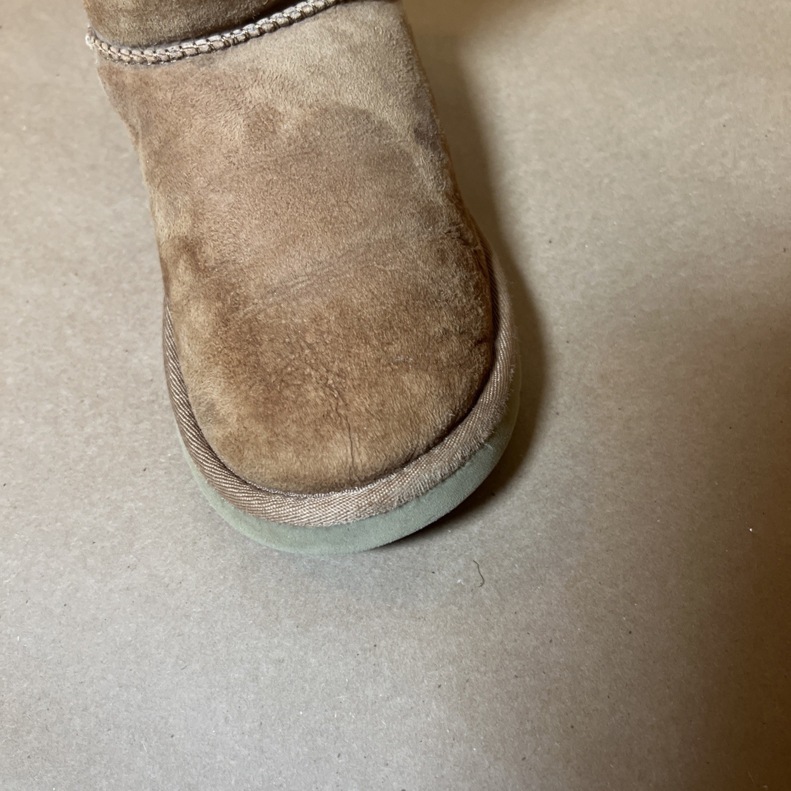 Used UGG Mini Bailey Button In Chestnut Tan Brown Winter Boots Size US Women’s 5