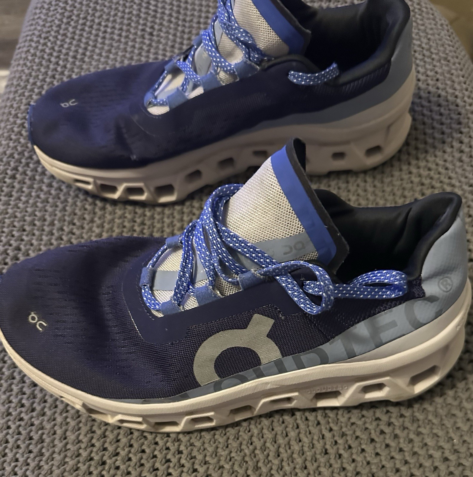 On Clouds Athletic Sneaker Low Top Lace-Up Blue/Gray/White Solid Activewear
