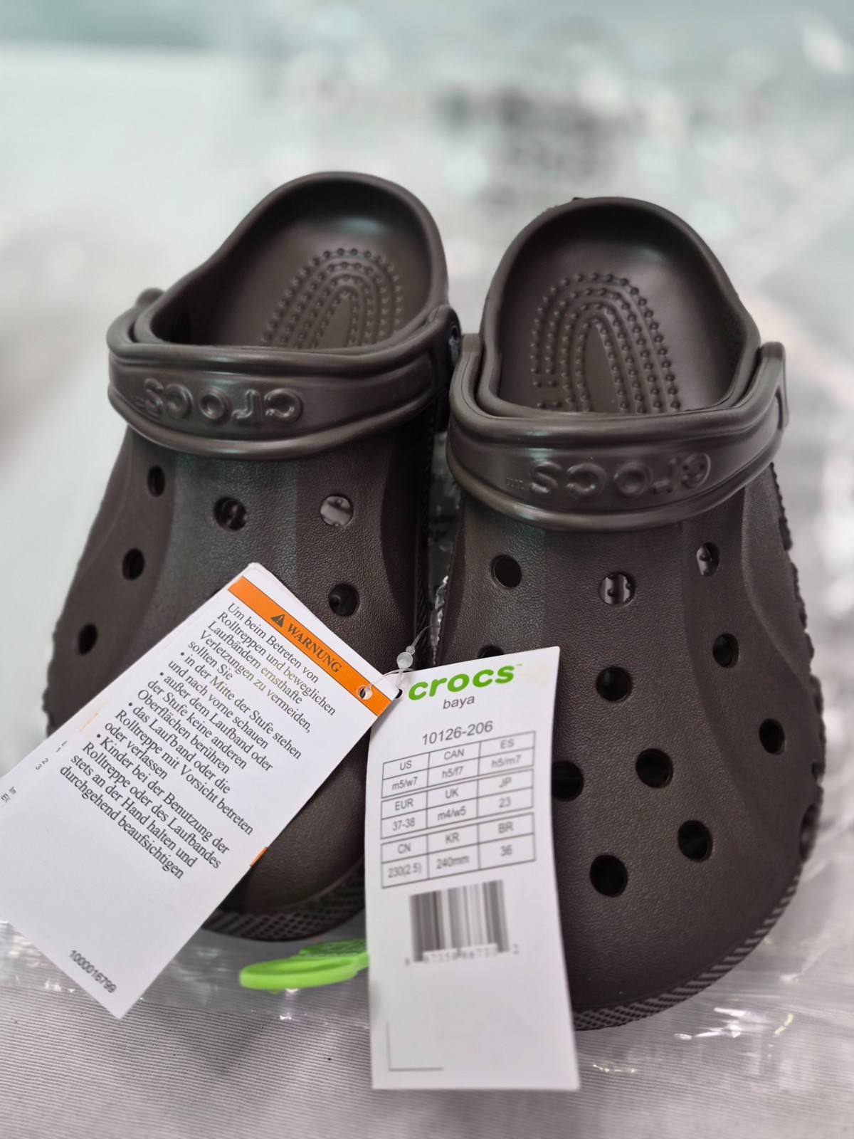 Crocs Unisex Baya Clog, Black, US Men 5 | Women 7