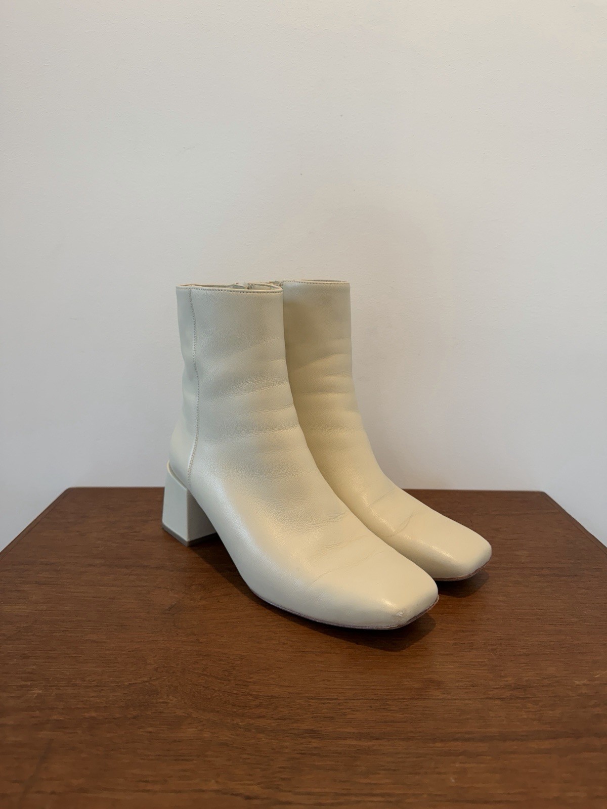 VINCE KAYE LEATHER BLOCK HEEL BOOTIES SIZE 8