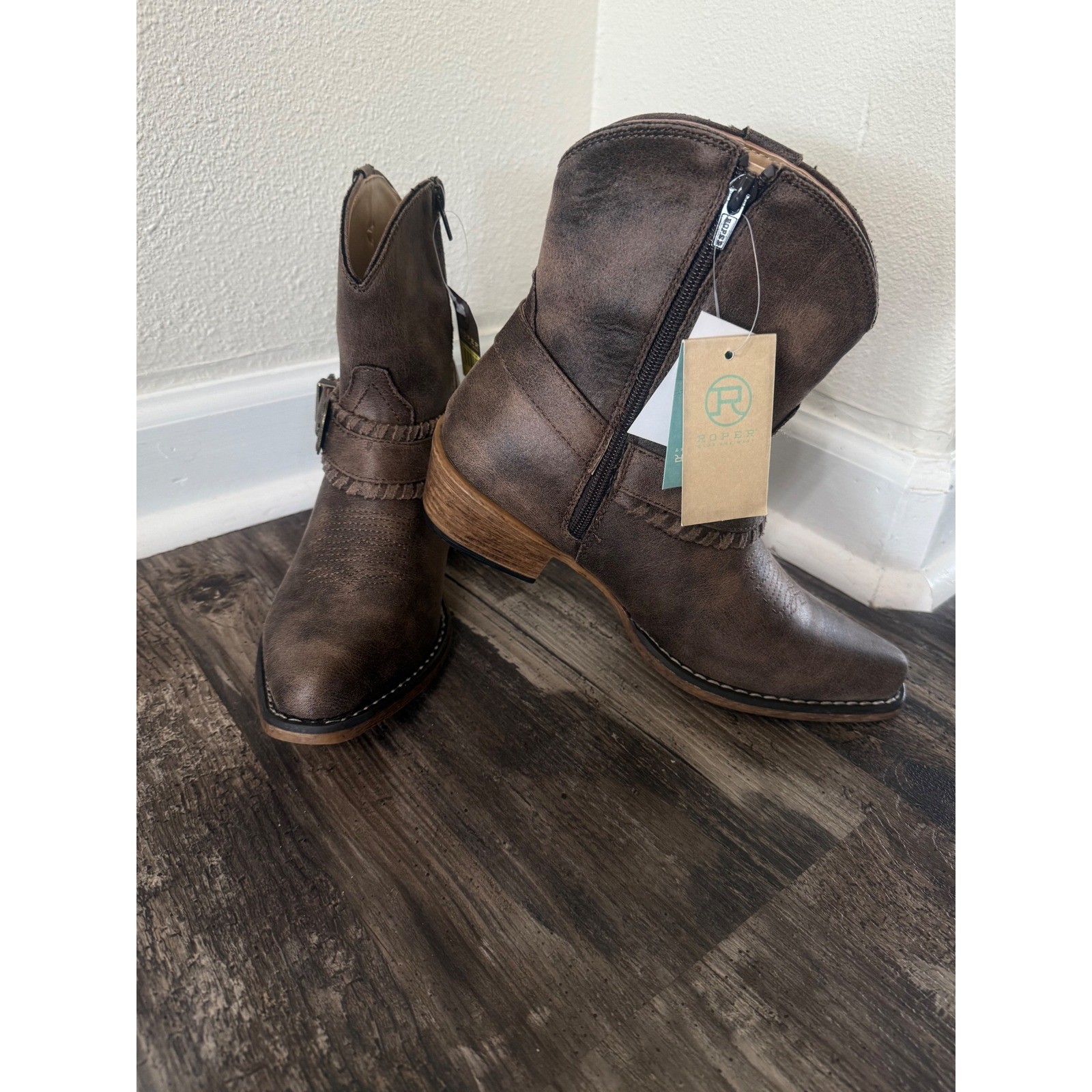 Roper Womens Brown Distressed Western Ankle Boots Harness Buckle Size 8 NEW