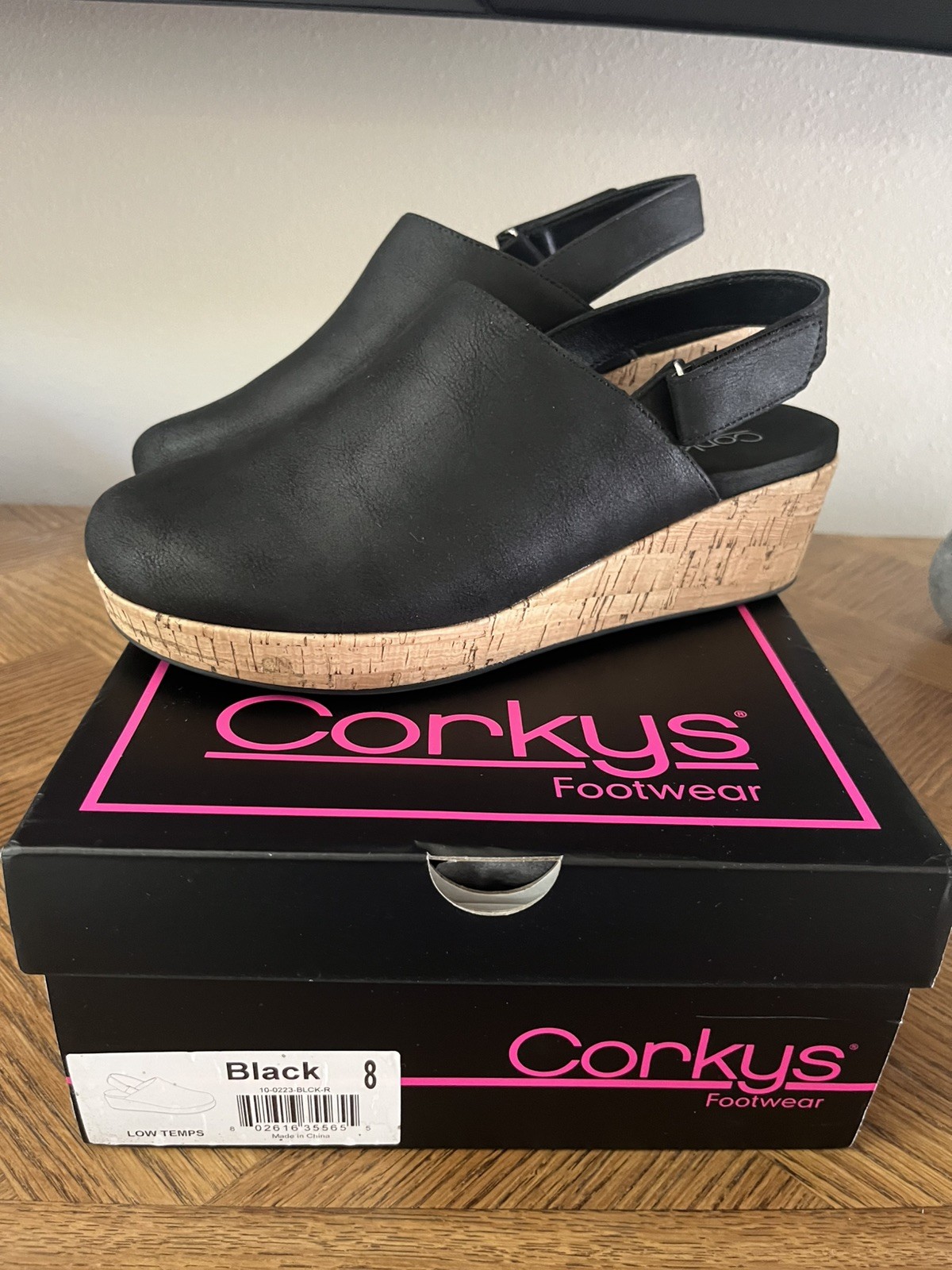 NIB! Corky’s Low Temps Black Clogs – Size 8