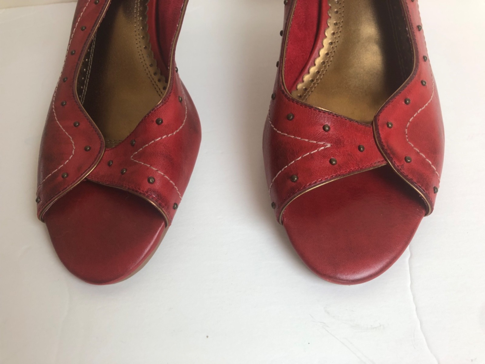 Seychelles size 10 red leather peep-toe slingback heels; brown layered cone heel