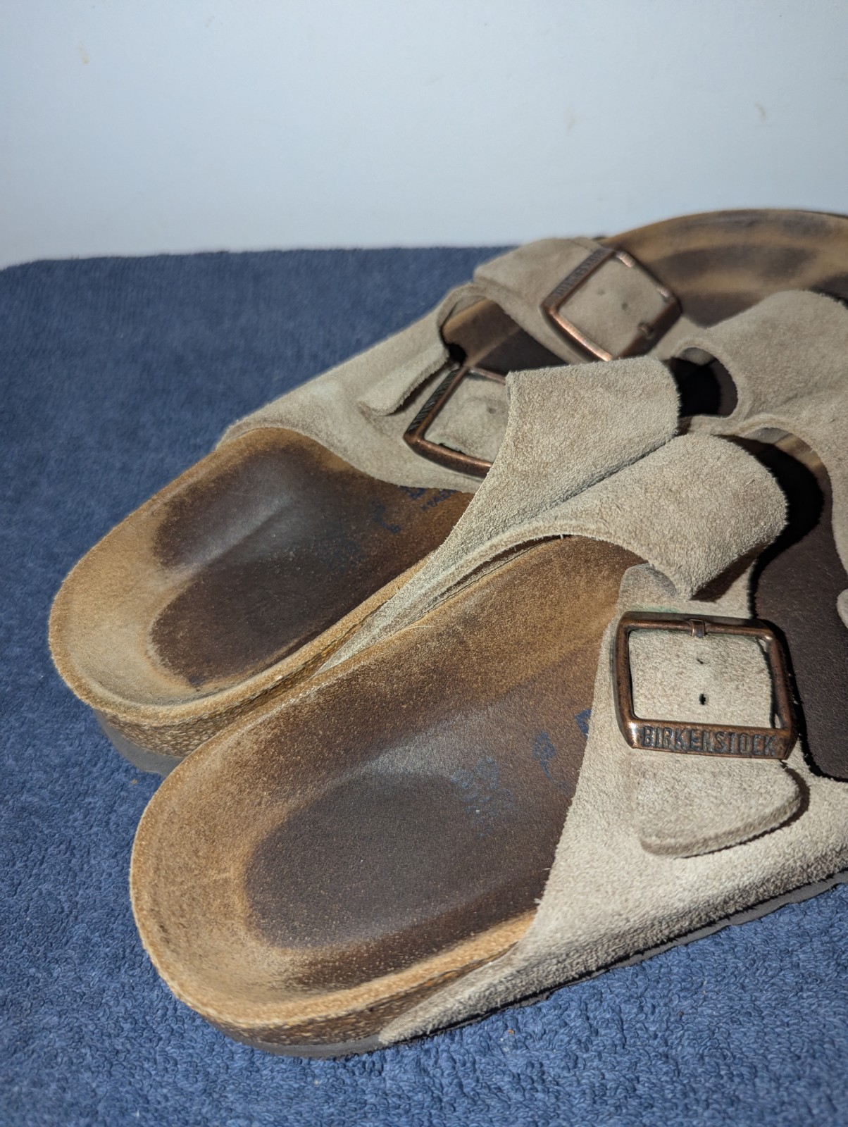Birkenstock Arizona Sandals Size EU 39 US 8 Taupe Suede Beige Narrow