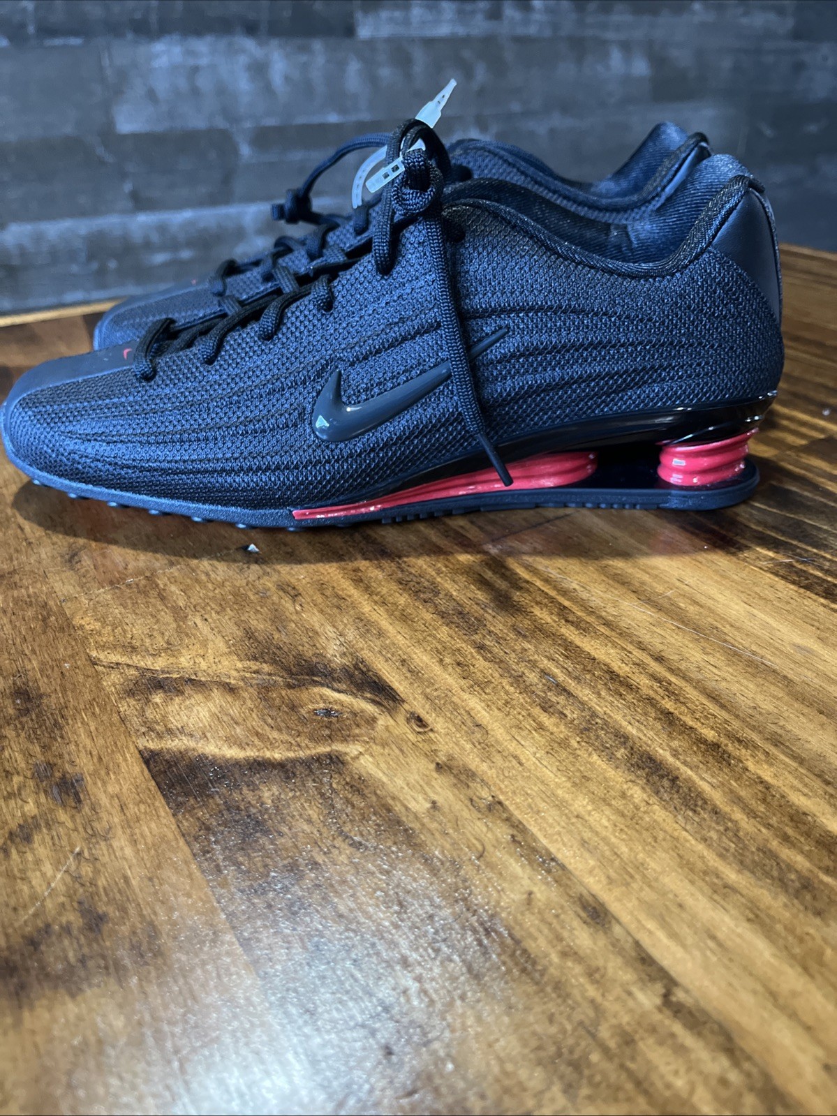 Nike Shock Z Black/University Red Women’s Training Shoes SIZE 8 1/2