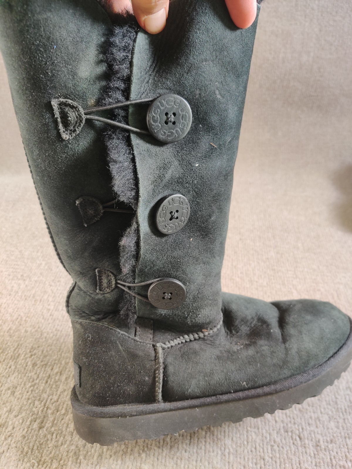 UGG Australia Bailey Button Triplet II Women’s Black Boots Size 8 (1016227)