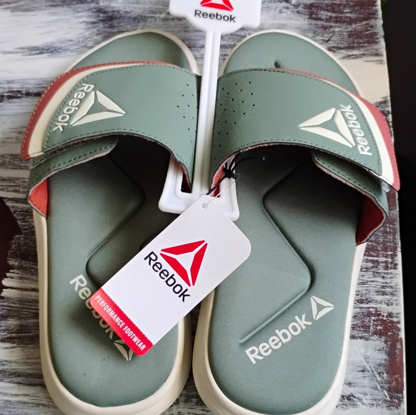 Reebok Green Memory Foam Lightweight Adjustable Slide Sandals Women’s Size 8