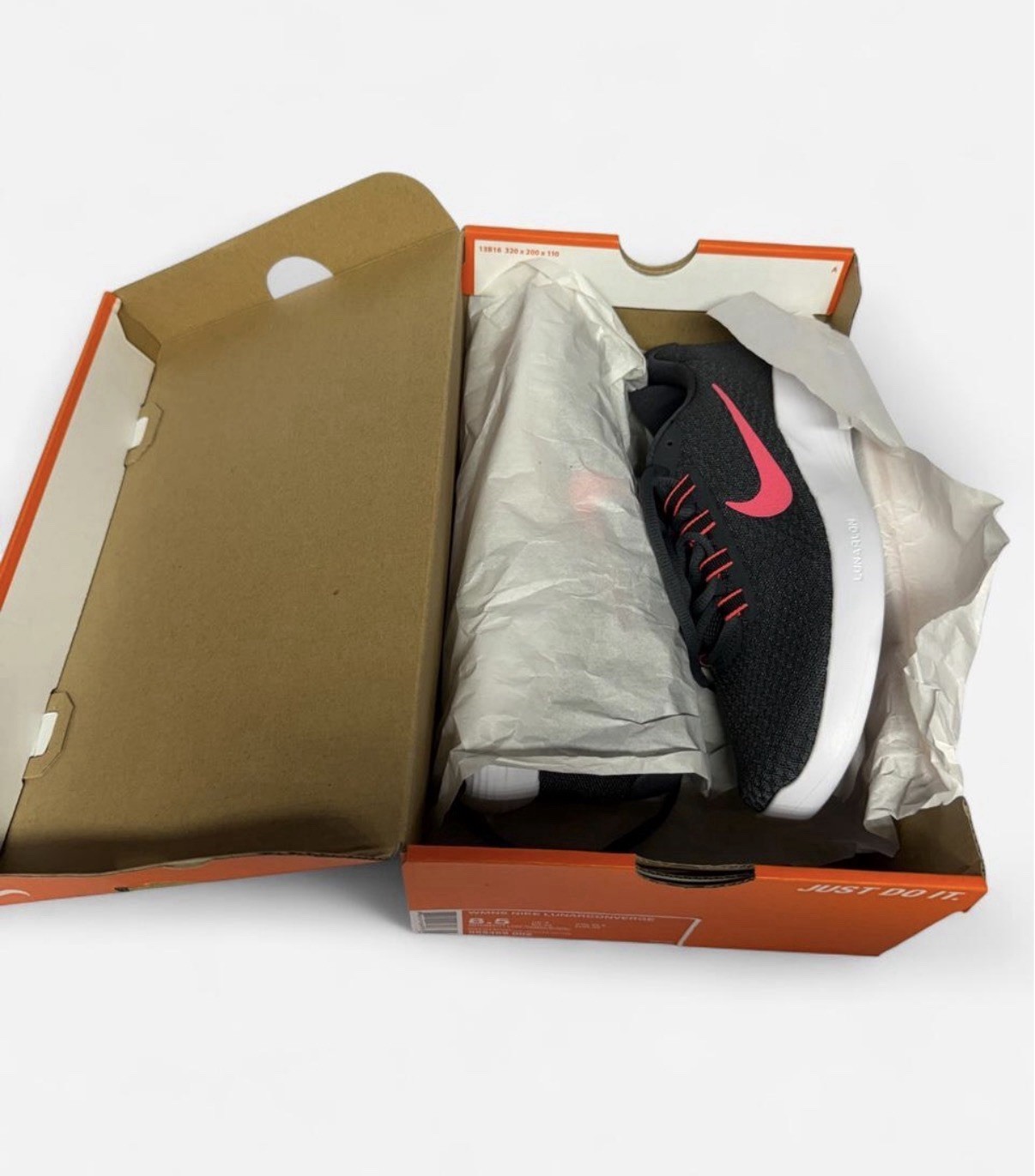 Nike Women’s Lunar Converge Running Sneakers, size 8.5 (US) Brand New w/Box