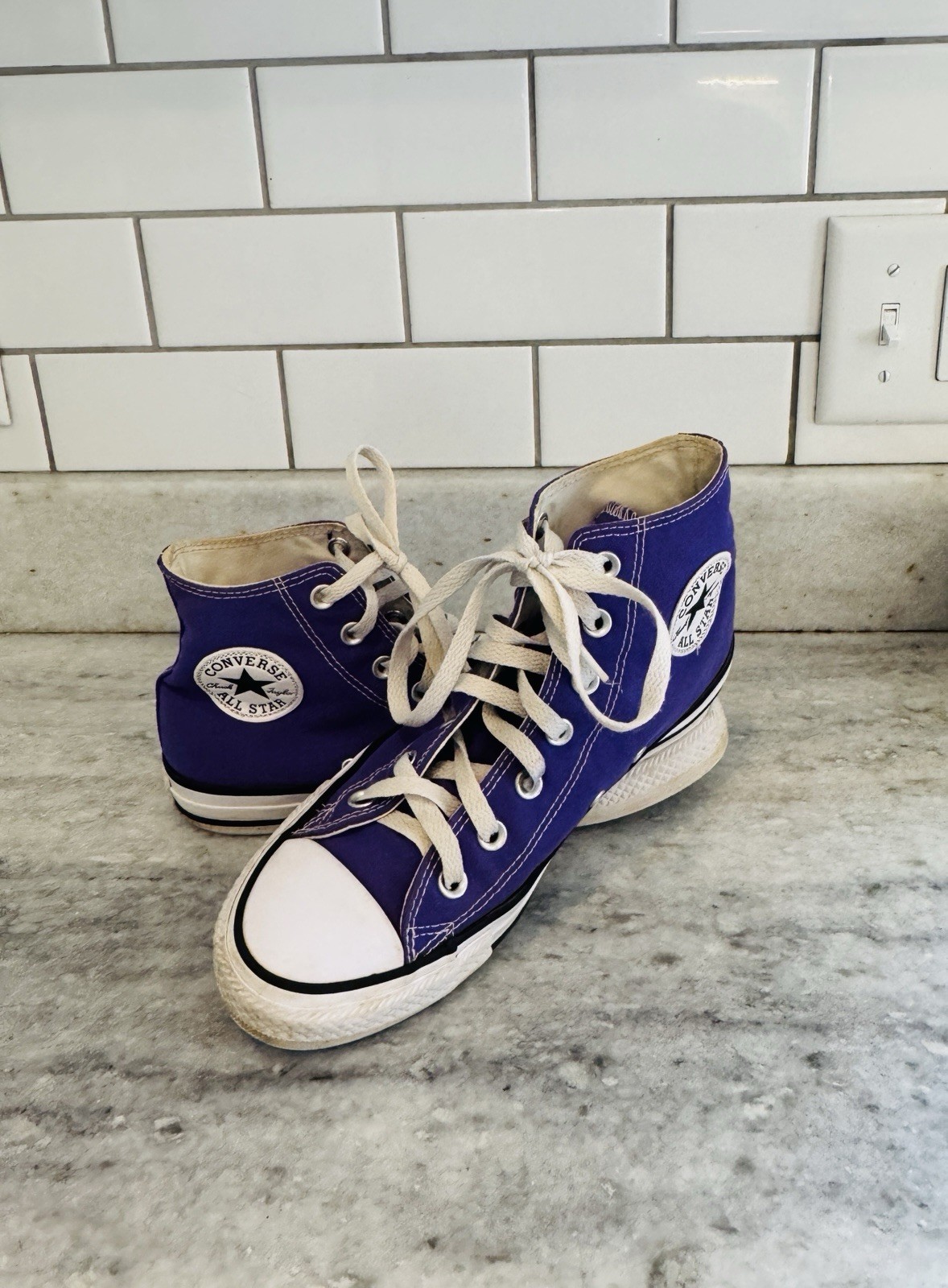Converse Chuck Taylor All Star Purple Hightops 7.5 Women’s