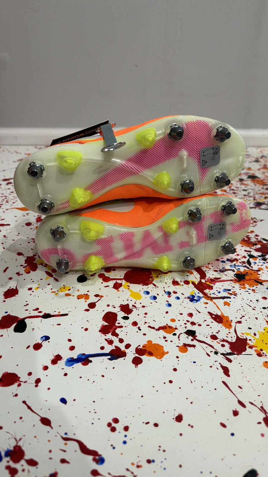 NIKE WOMENS TIEMPO LEGEND VI ORANGE VOLT SG-PRO SZ 8.5 827248-818