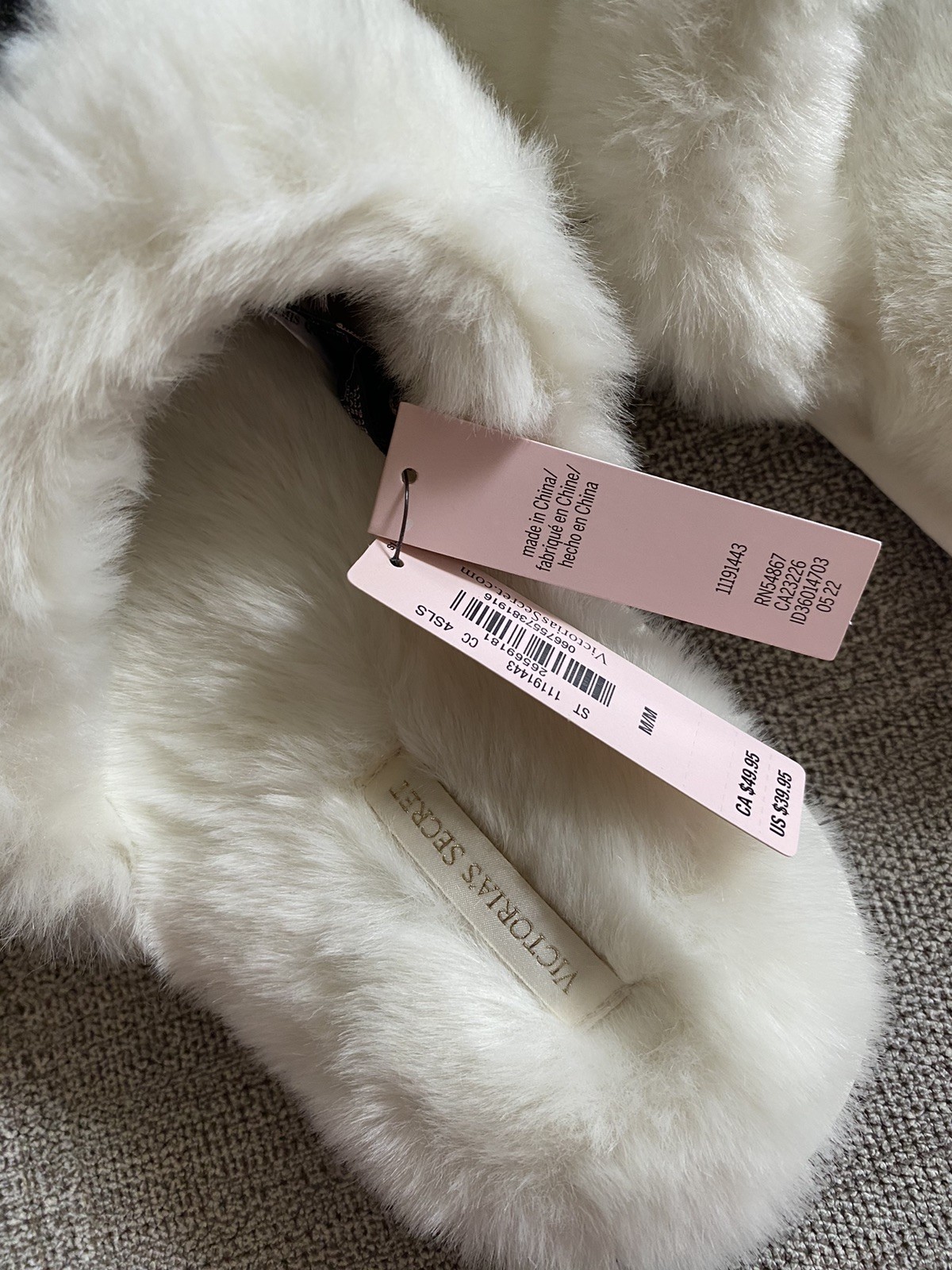 Victoria’s Secret VS Soft Plush Closed Toe Faux Fur Slippers White S M L NWT
