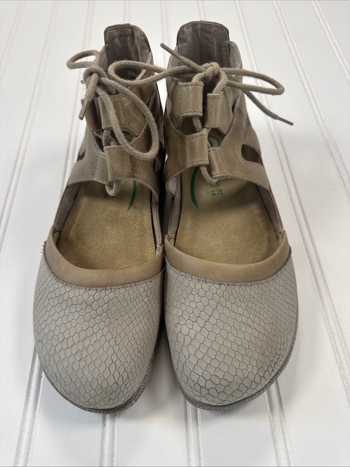 Naot Women’s Lace Up Kata Shoes US 7 EU 38 Beige Lizard Leather Comfort $199