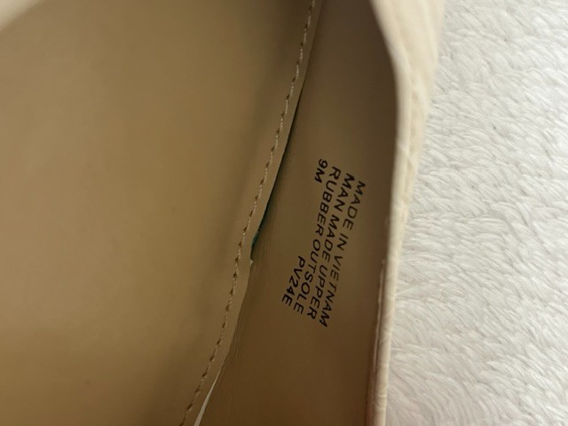 Michael Kors Textured Classic Beige Flats Slip Ons Sz 9 Womens Shoes