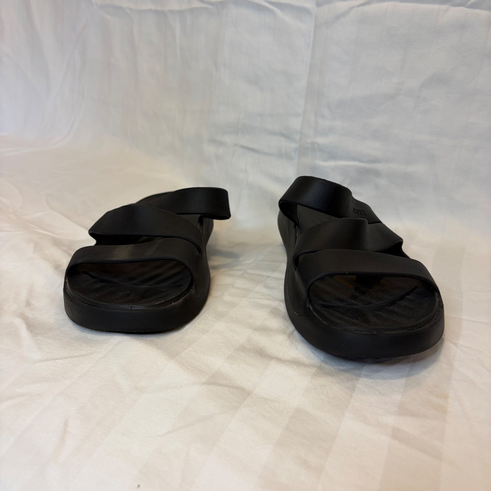 Crocs Getaway Strappy Sandals Women 10 Black Comfort Minimalist Slide