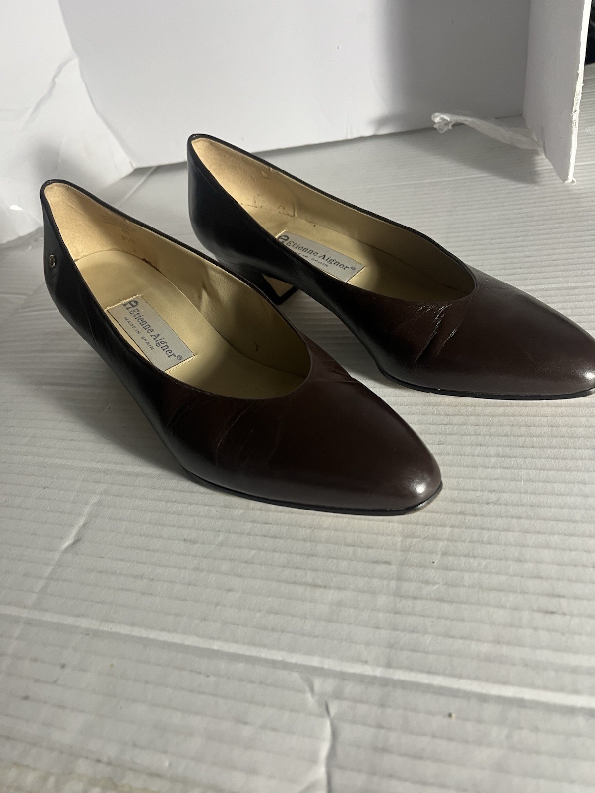 Etienne Aigner Burgundy Suede & Patent Womens Size 8.5 Shoes Heels Spain