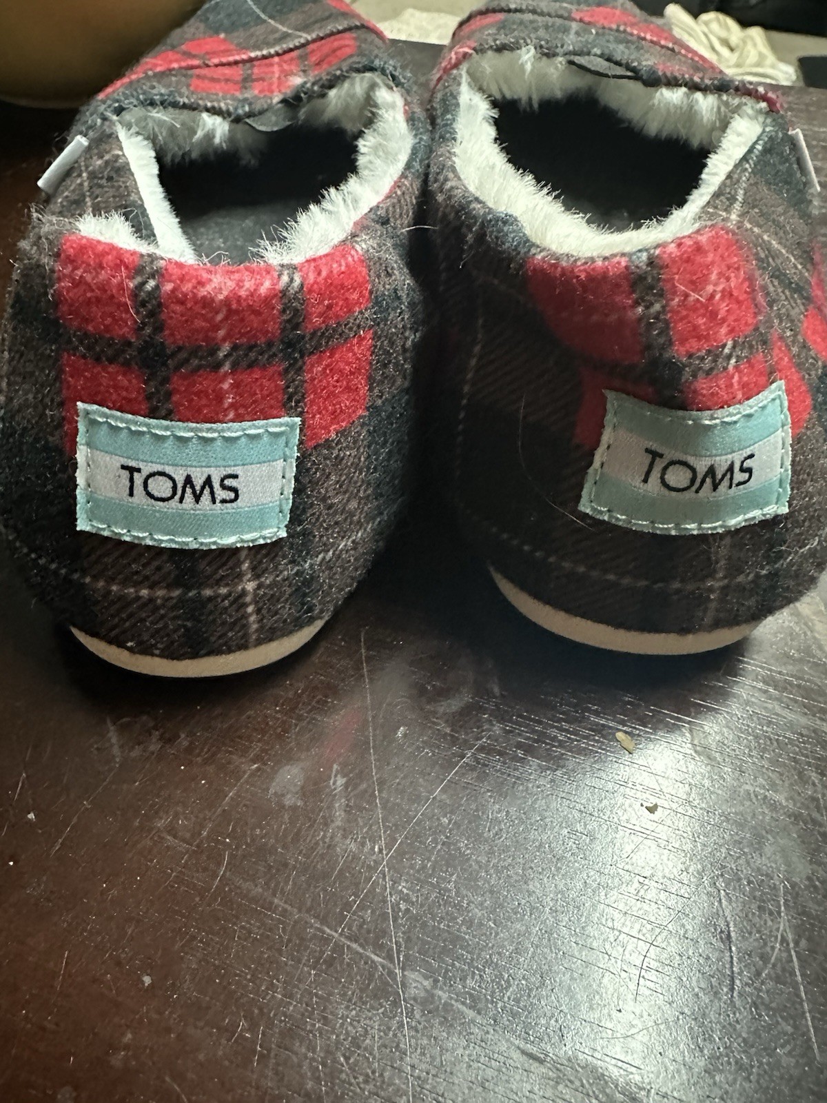TOMS Alpargatas Women’s Plaid Slip-On Slippers Faux Fur Lined Red/Black 8.5