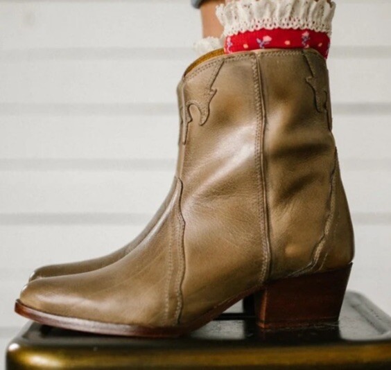 Free People New Frontier Western Boot Distressed Taupe Tan Leather Sz 36 USA 6