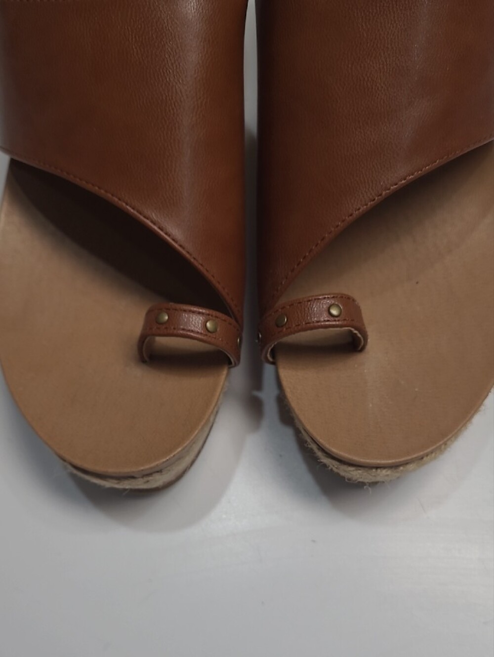 BareTraps Lynn Brown Toe Ring Wedge Platform Sandals – Size 6