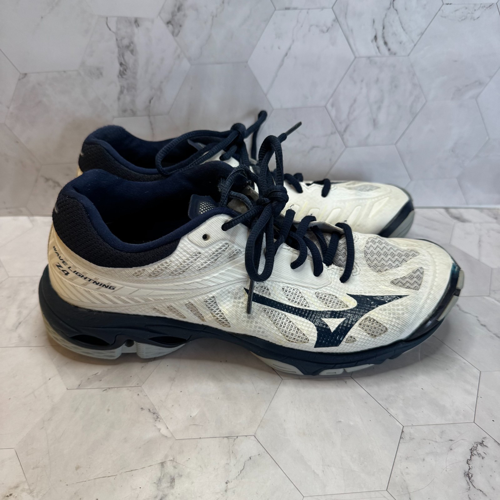 Mizuno Volleyball Shoes Wave Lightning Z4 Womens Size 8.5 White/Blue in EUC