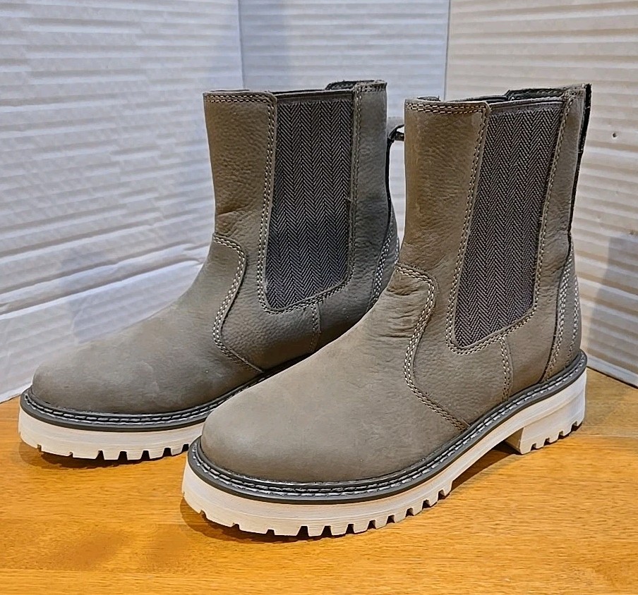 L.L.Bean Women’s Camden Hill Chelsea Boot 7.5 M Maine Suede Slip-On NWT