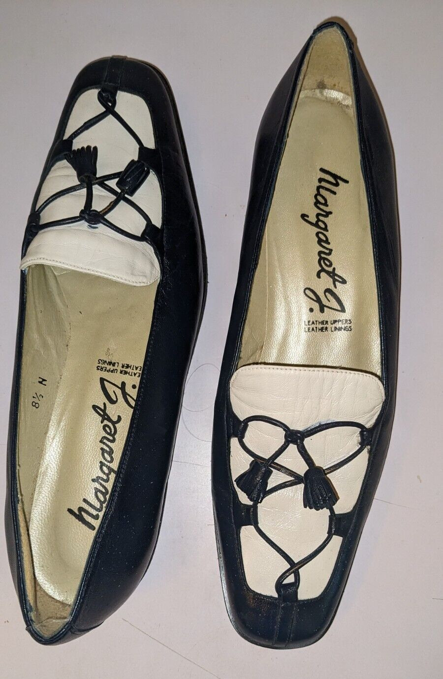 Navy & white leather loafers, tasseled lace-up trim, rubber sole, Sze 8.5 Narrow