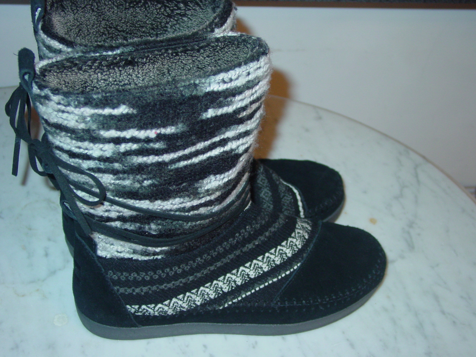 Toms Nepal Women’s Black Suede Textile Mix Faux Fur Lined Boots! Size 9 $99