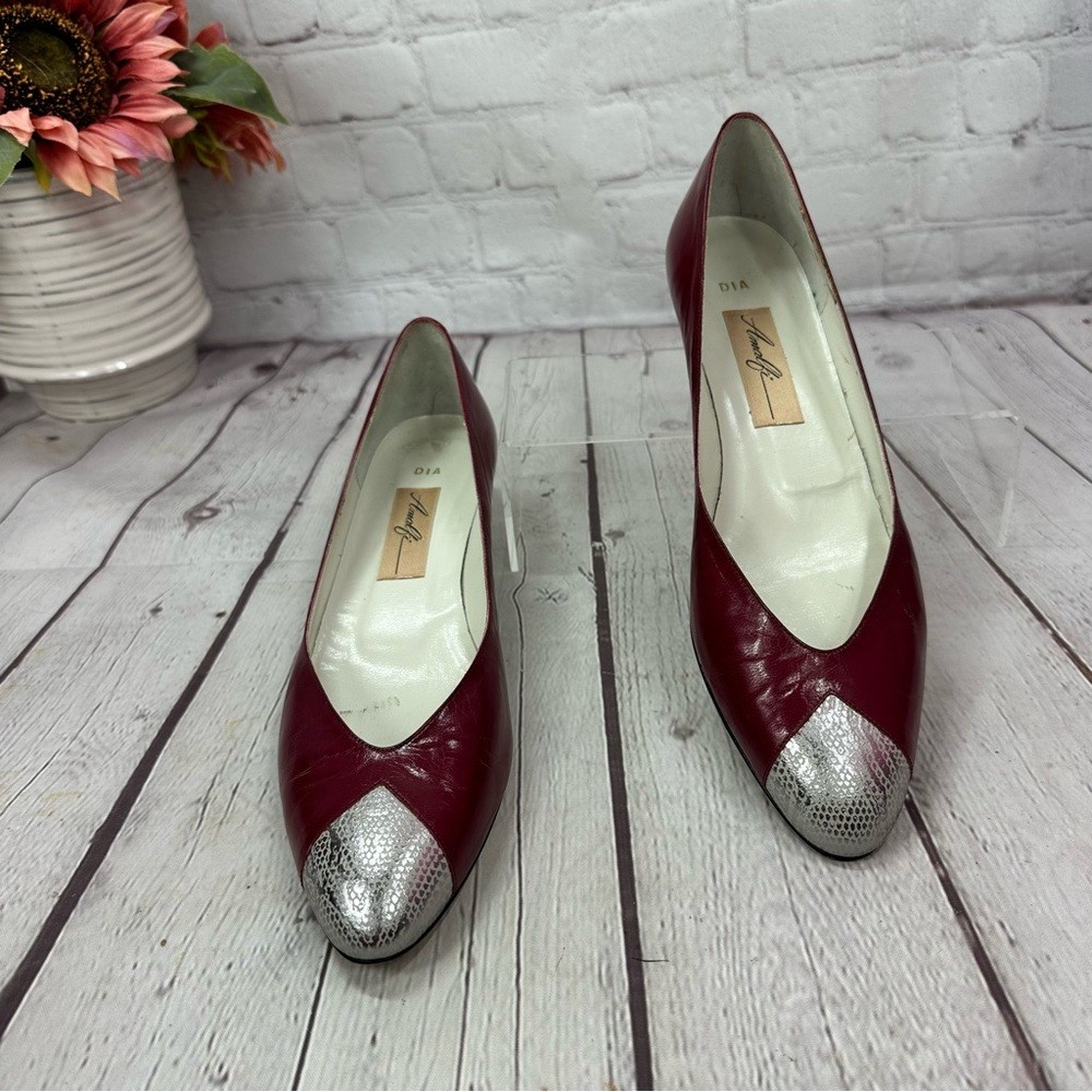 Amalfi low heel leather pump dress shoe womens 9 AAA Burgundy Silver snakeskin
