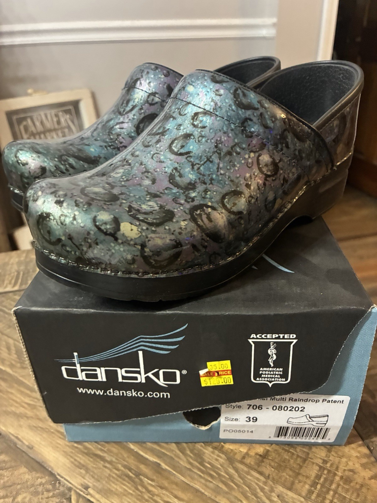 Dansko Professional Raindrop Patent Leather Clogs Slip Resistant US 9