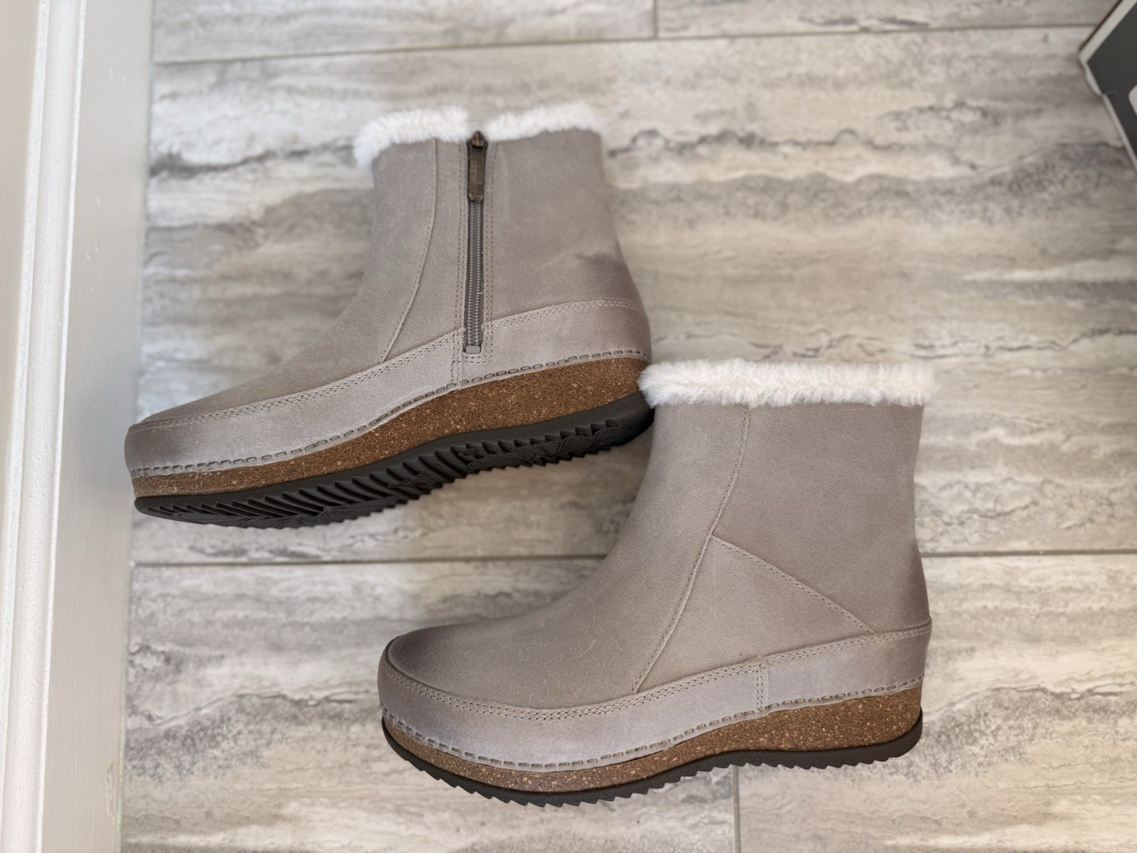 Dansko Matte Gray Suede Ankle Bootie Shearling Lined Fur Trim Side Zip 8.5