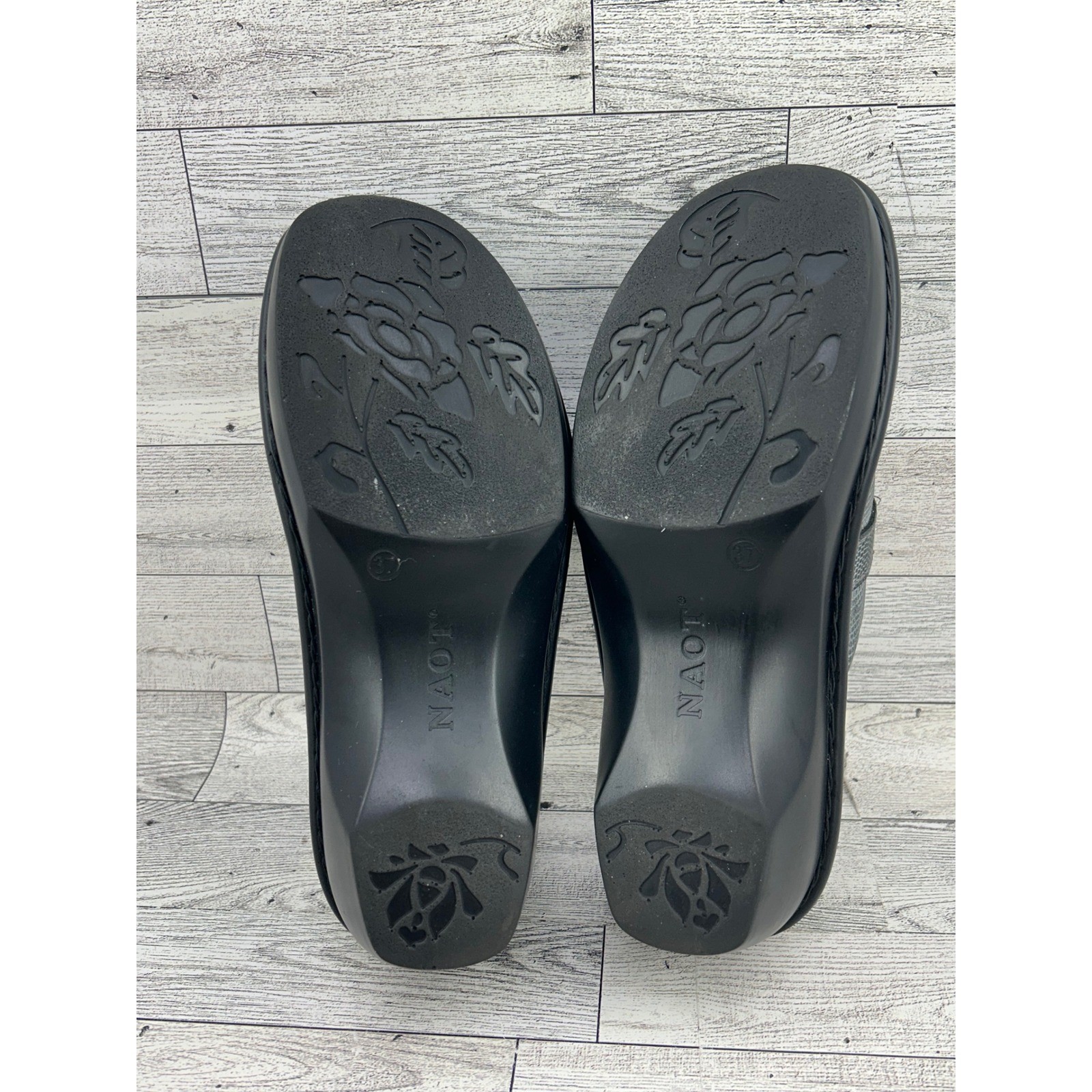 Naot Black Leather Mules Clogs Buckle Comfort Shoes Women Size 6-6.5