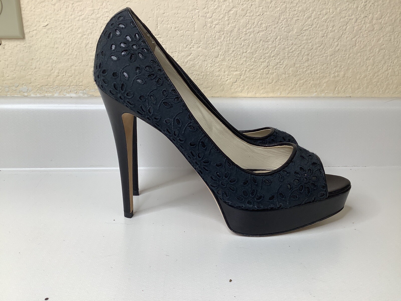 Nicolas Kirkwood Lace Eyelet Platform heels 39.5