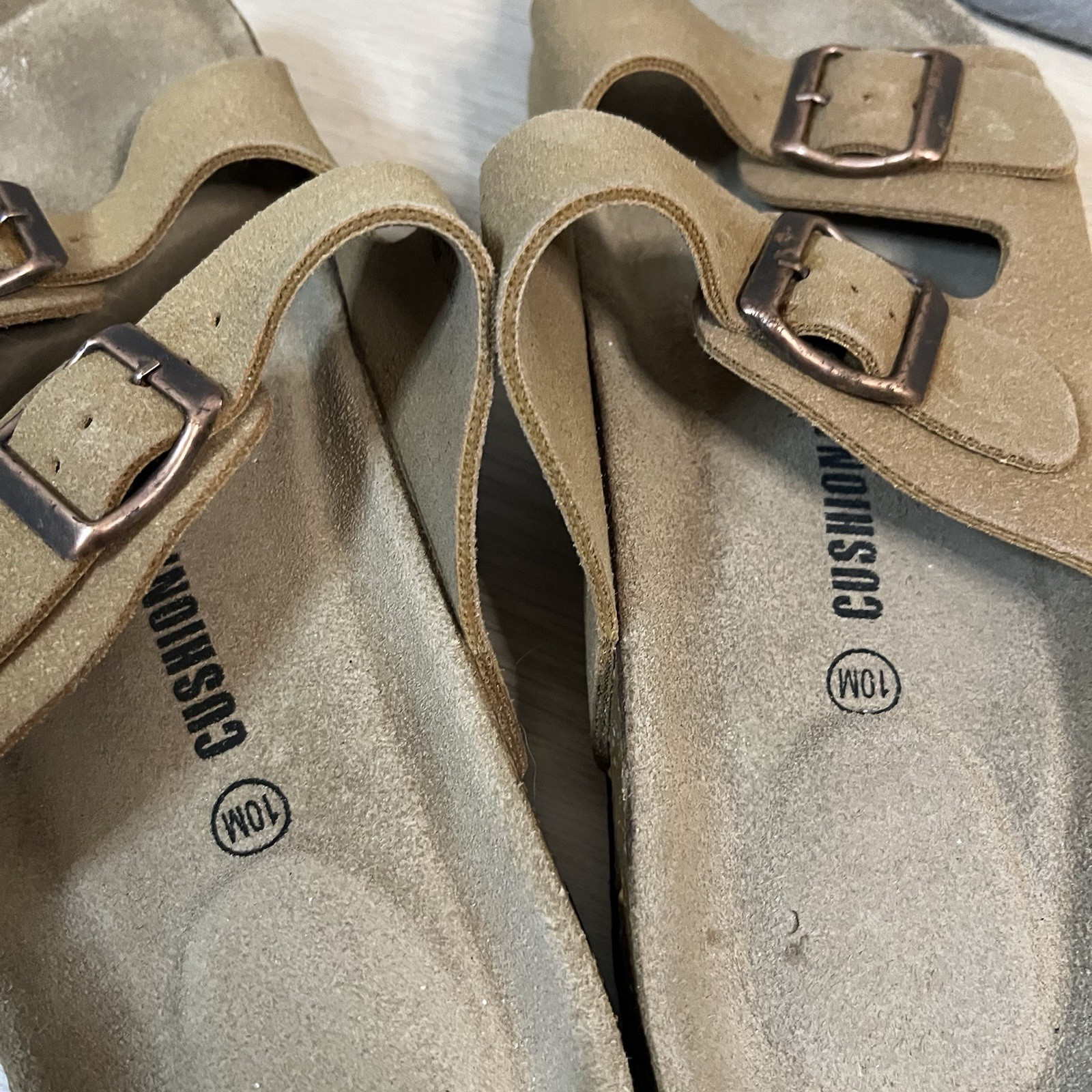 Cushionaire Women’s Slide Sandals Double Strap Comfort leather Beige Size 10M