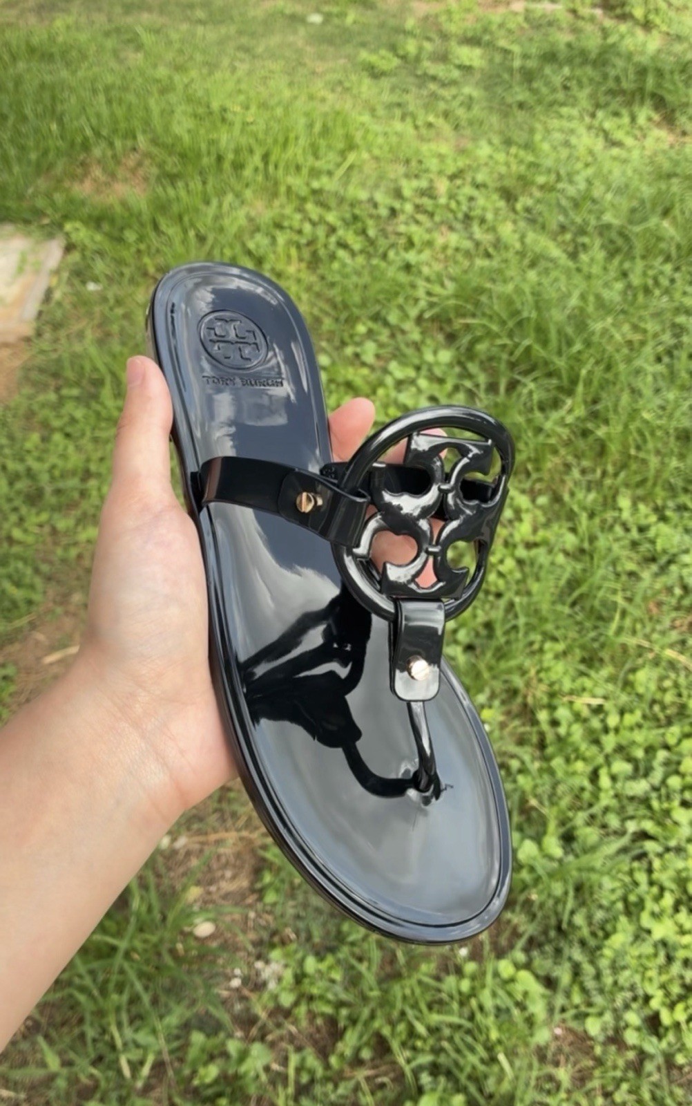Tory Burch Black Logo Thong Sandals Slip On Patent Leather Upper Women’s 7