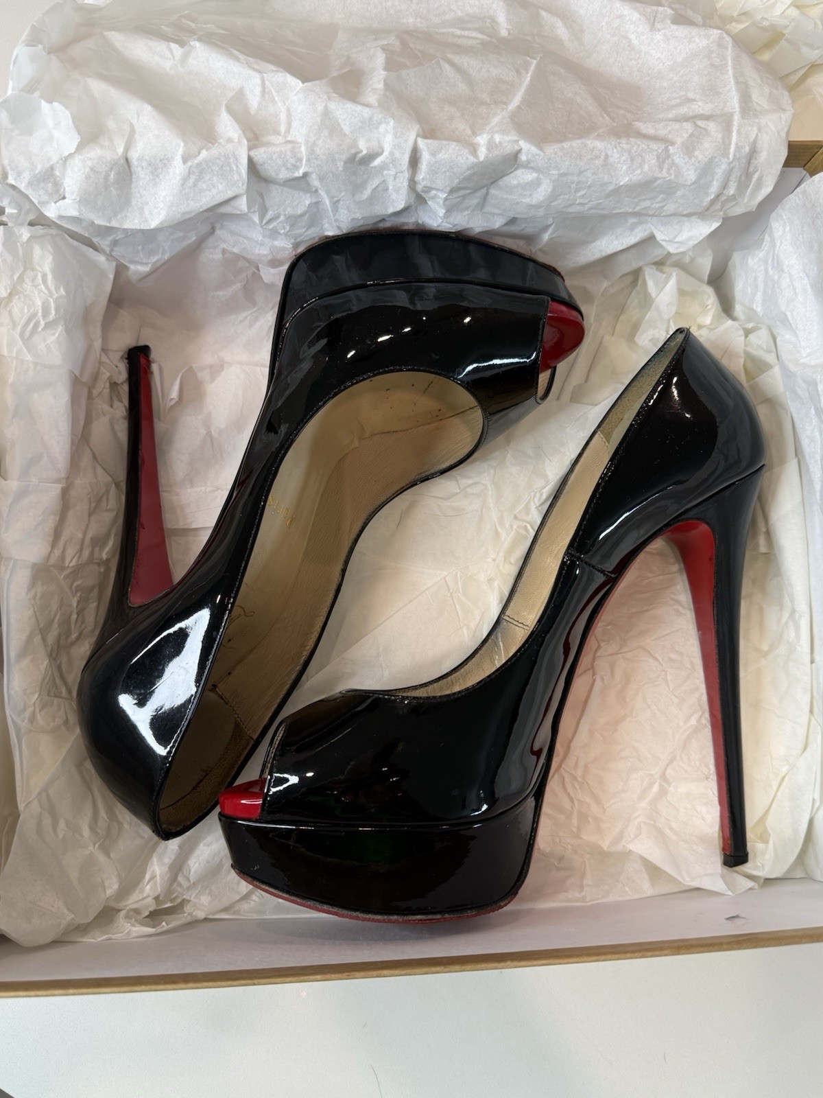 Authentic Christian Louboutin black Patent Leather lady Peep Toe Pumps EU39 US9