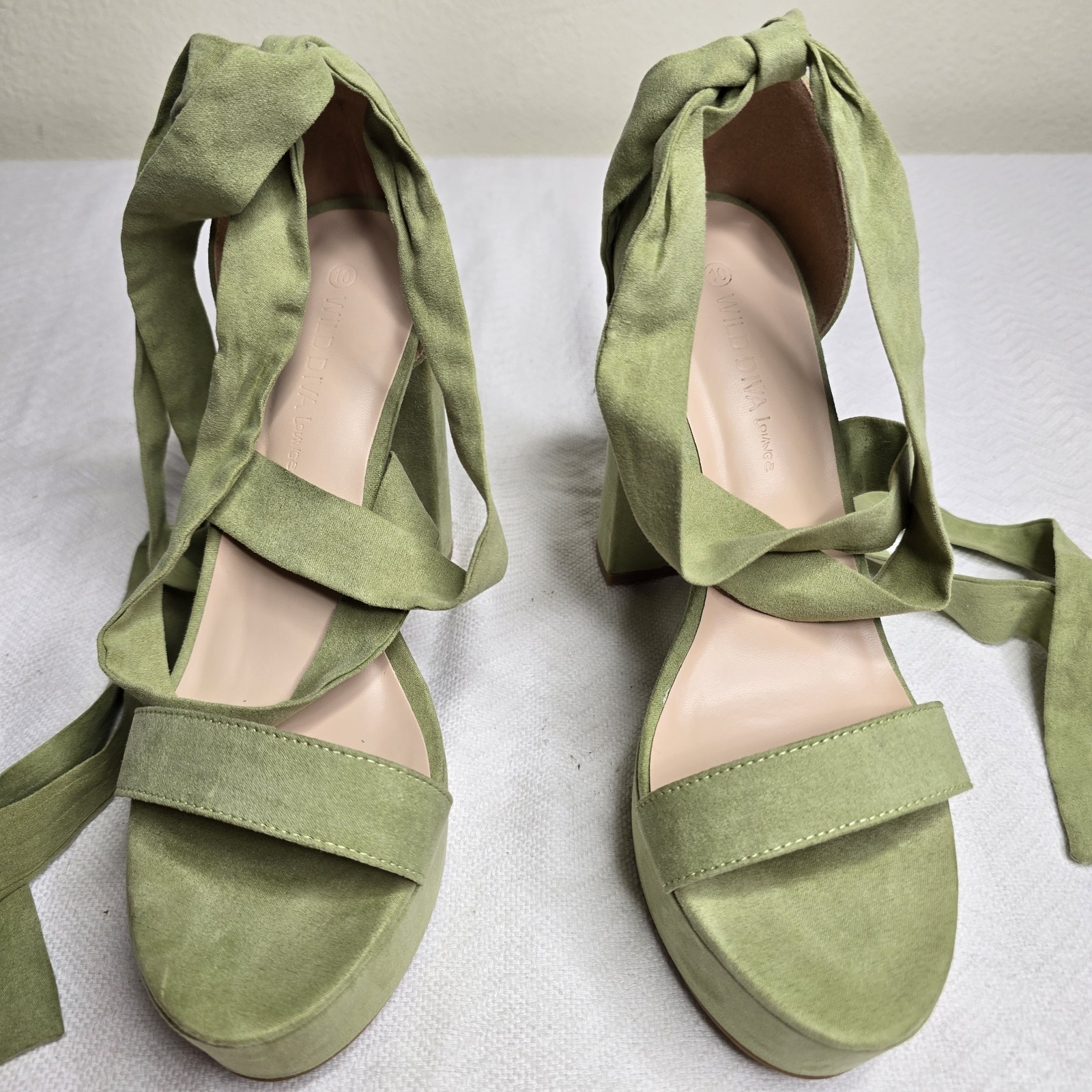 Wild Diva Lounge Olive Green Lace-Up Platform Heels – Women’s Size 10