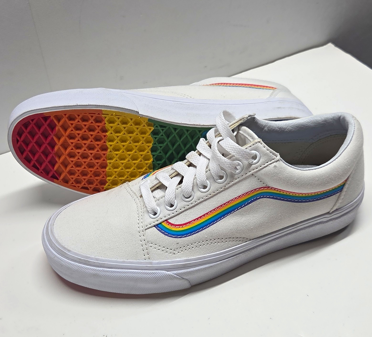 VANS Old Skool Women’s White Canvas Low Top Pride Sneaker Size W-10 M-8.5