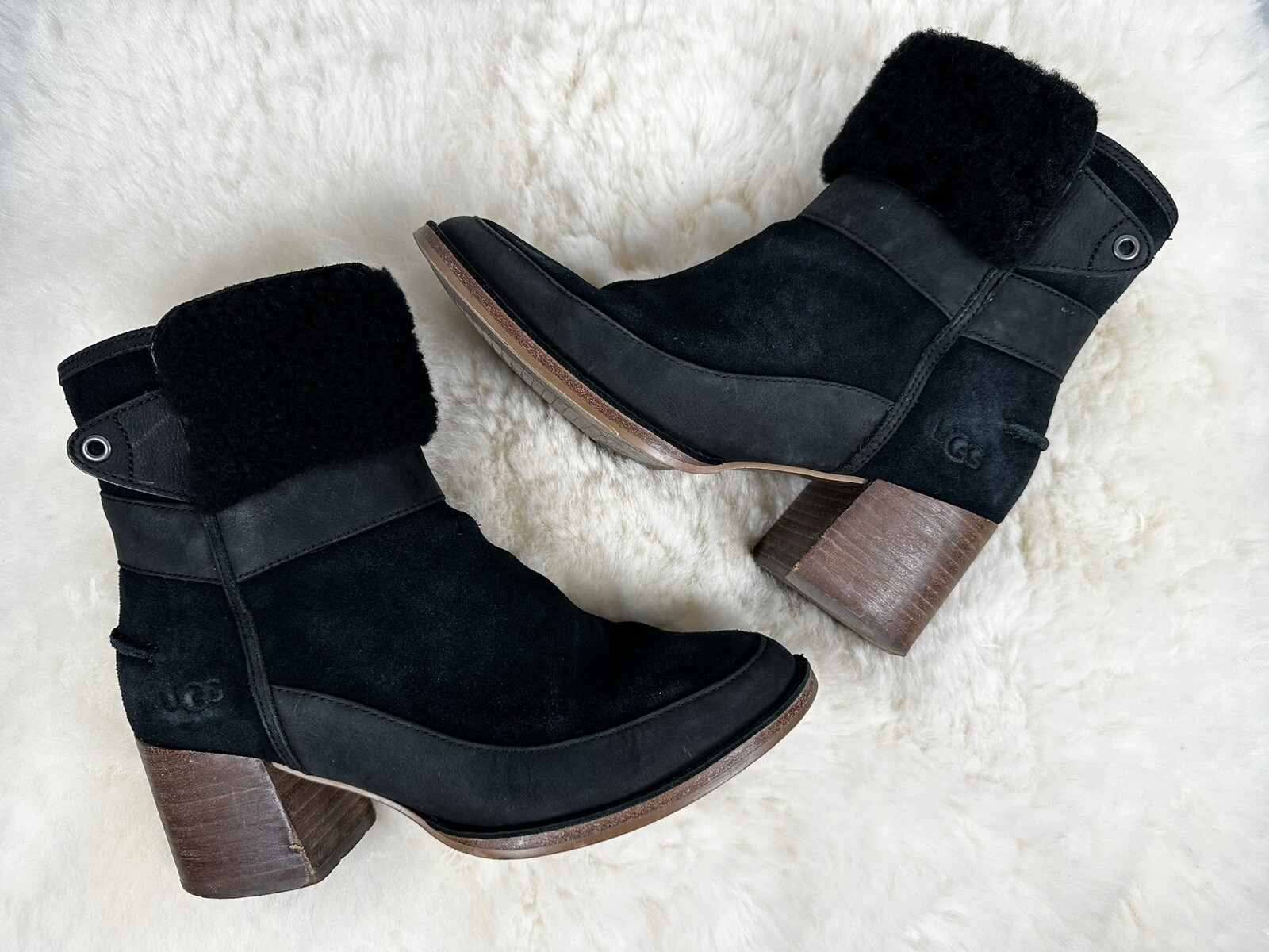 Women’s Boots Black UGG Wool Wedge Block Boots Lace Up Shearling Suede size 7