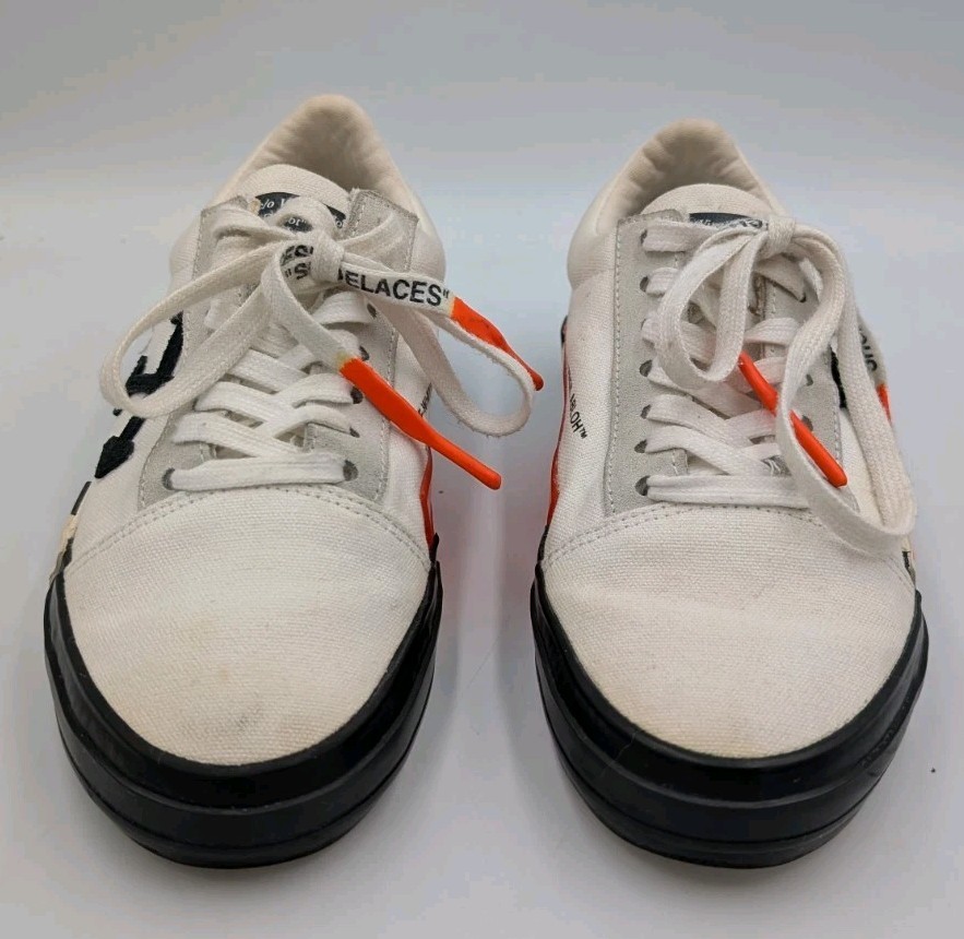 OFF-WHITE Vulc Low White (Updated Stripes) Women’s US 5 / EU 35 / UK2 (B33)