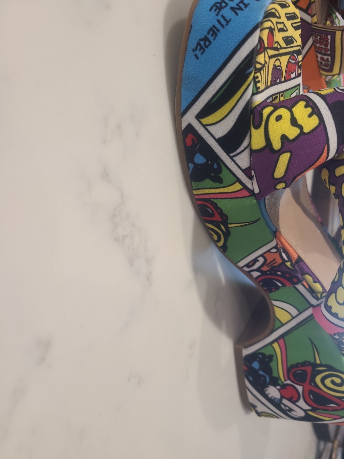 Lemon Drop By Privileged Platform Wedge Sandals 8.5 Pop Art Comic Print