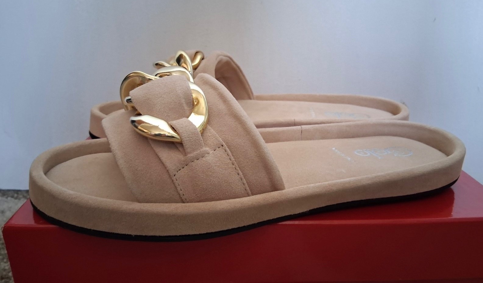 US 8 Made in Italy Suede Golo Trieste Slide Sandals Beige Gold Chain