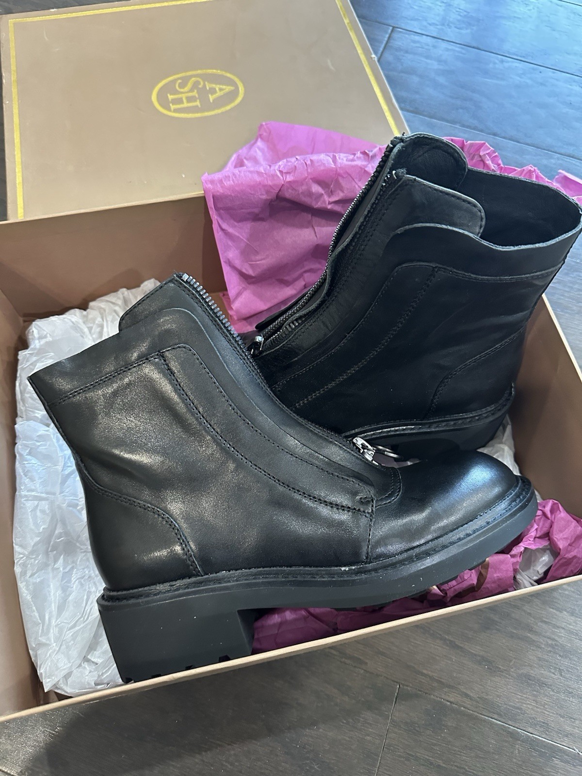 ASH Black Leather Zip Ankle Boots Women’s Size 38 Short Booties