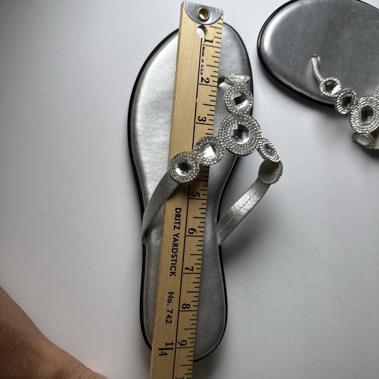 Toscanella Silver & Rhinestones Flip Flop Sandals Women’s Sz 8Mm Made In Italy