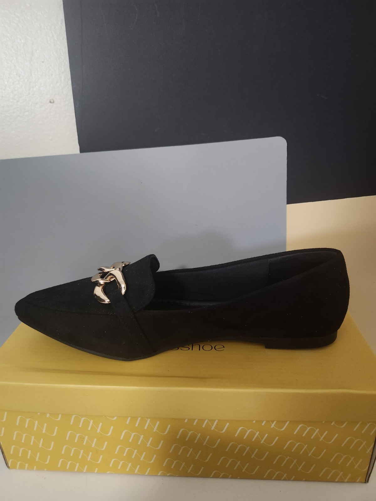 Musshoe WOMEN’S SIZE 10 black faux suede loafers a gold chain pointed-toe shoes.
